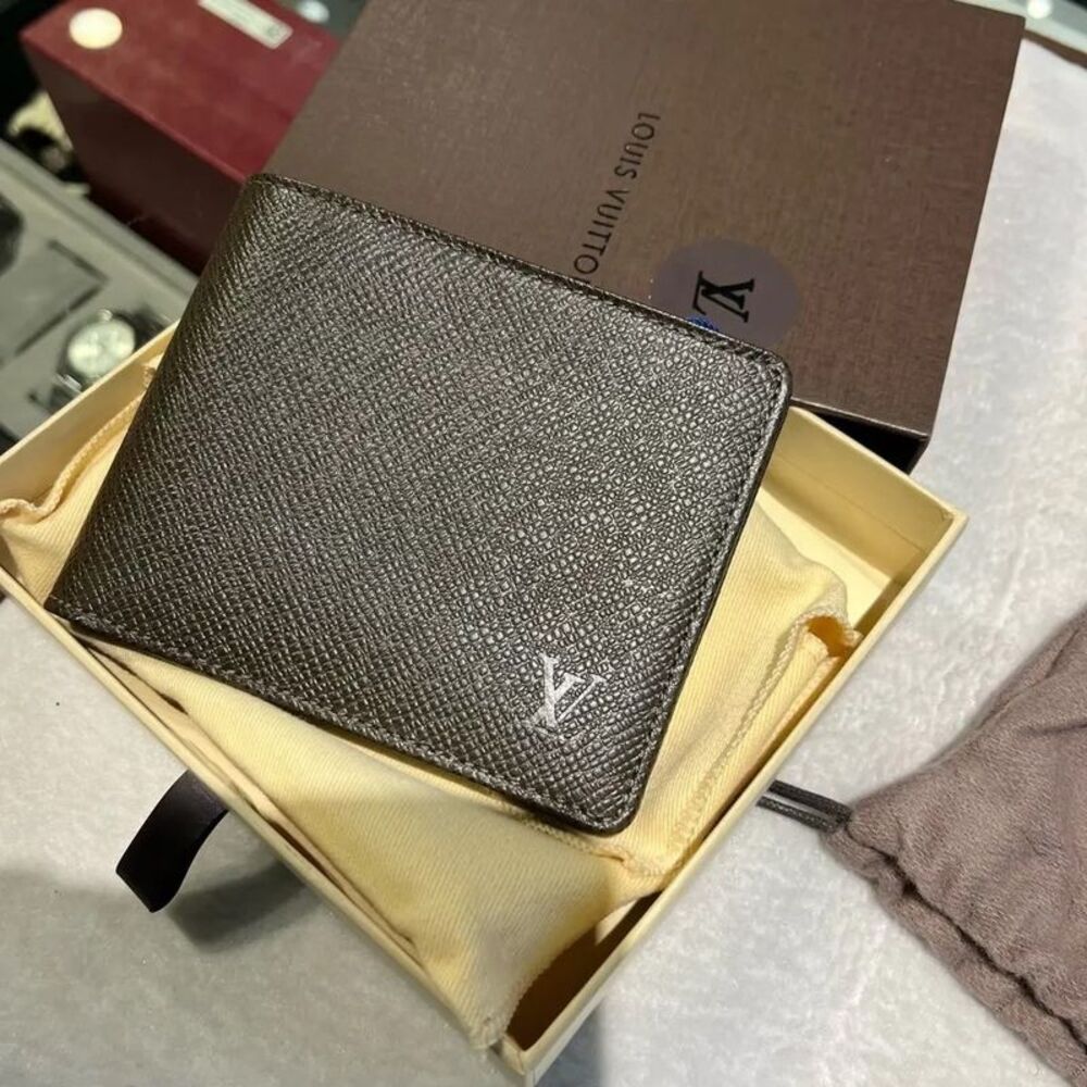 Louis Vuitton Women Pre-Loved Bag Brand New Condition